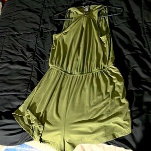XL green romper